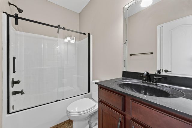 476 Maxshire Ct, Clarksville, TN 37043