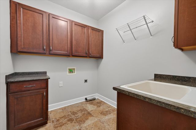 476 Maxshire Ct, Clarksville, TN 37043