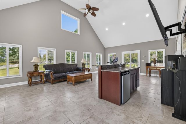 476 Maxshire Ct, Clarksville, TN 37043