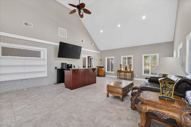 476 Maxshire Ct, Clarksville, TN 37043