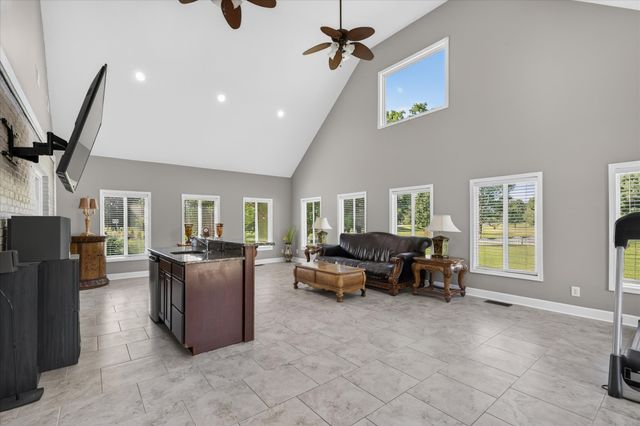 476 Maxshire Ct, Clarksville, TN 37043