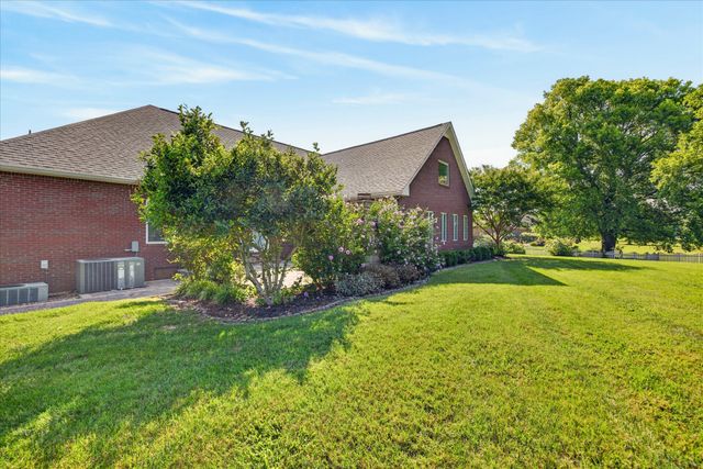 476 Maxshire Ct, Clarksville, TN 37043