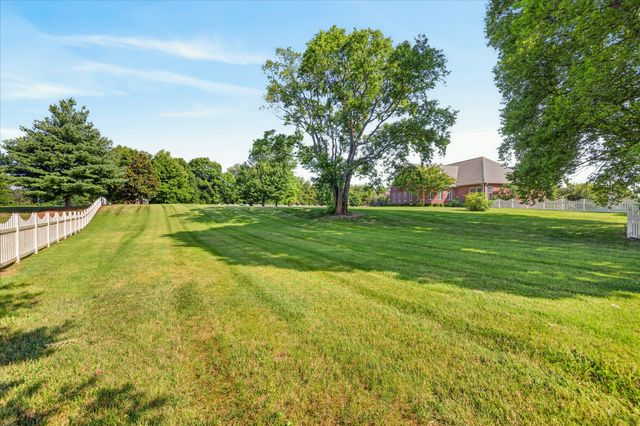 476 Maxshire Ct, Clarksville, TN 37043