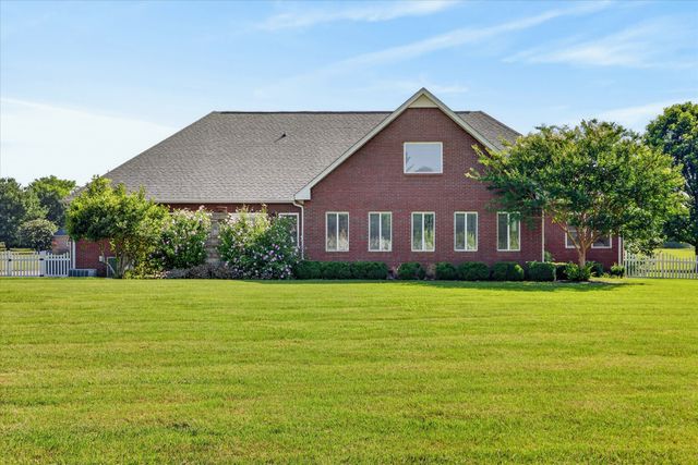 476 Maxshire Ct, Clarksville, TN 37043