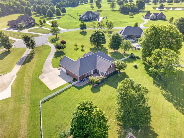 476 Maxshire Ct, Clarksville, TN 37043