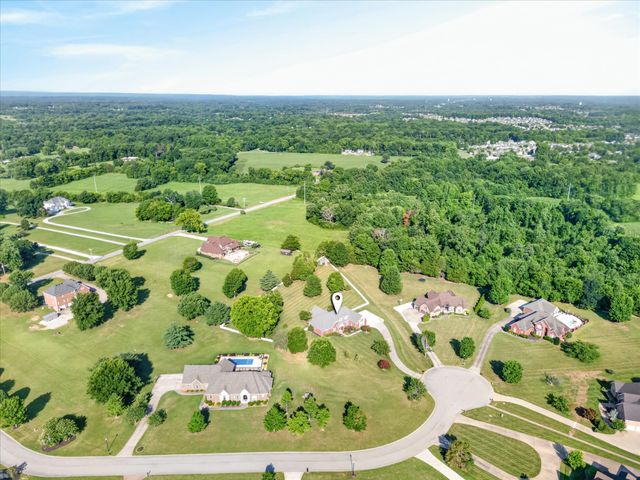 476 Maxshire Ct, Clarksville, TN 37043