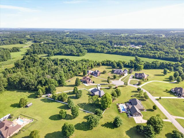 476 Maxshire Ct, Clarksville, TN 37043