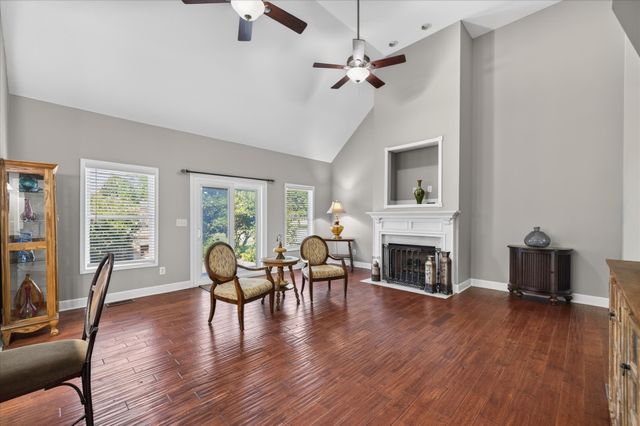 476 Maxshire Ct, Clarksville, TN 37043