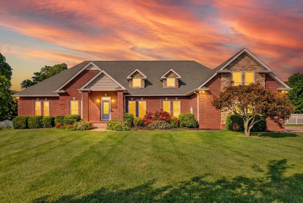 476 Maxshire Ct, Clarksville, TN 37043