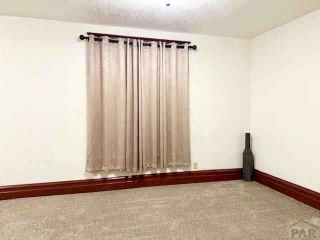 2211 N Elizabeth St, Pueblo, CO 81003