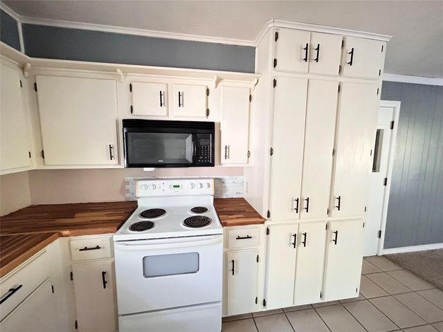 708 Myrtle Street, Woodville, TX 75979