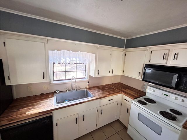 708 Myrtle Street, Woodville, TX 75979