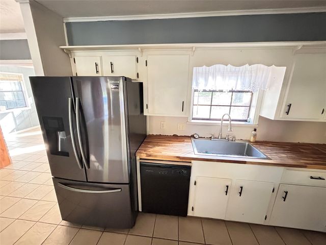 708 Myrtle Street, Woodville, TX 75979