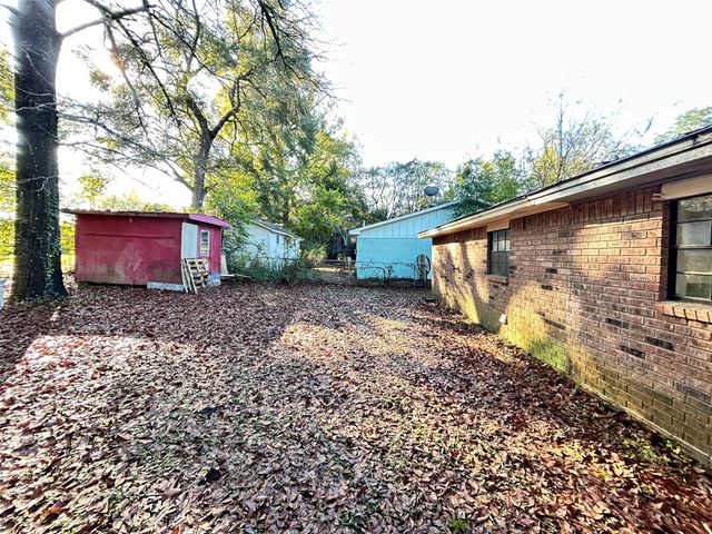 708 Myrtle Street, Woodville, TX 75979