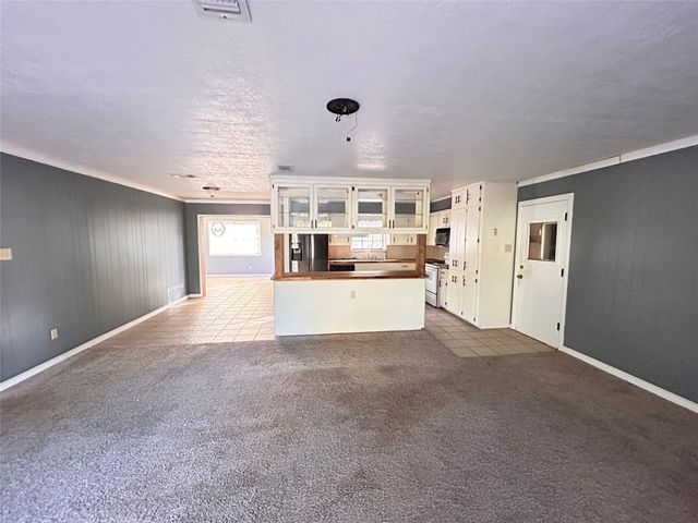 708 Myrtle Street, Woodville, TX 75979