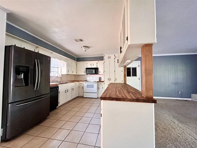 708 Myrtle Street, Woodville, TX 75979