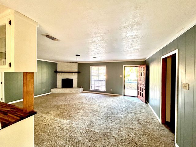 708 Myrtle Street, Woodville, TX 75979