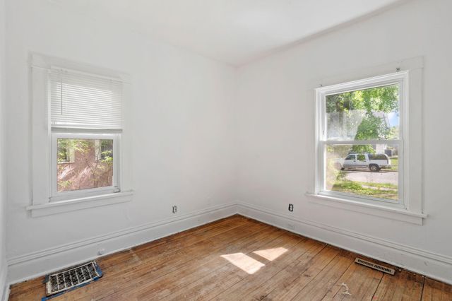 1655 Sheridan Avenue N, Minneapolis, MN 55411
