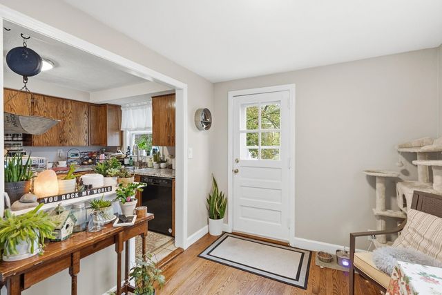 77 Merrow Street, Manchester, NH 03104