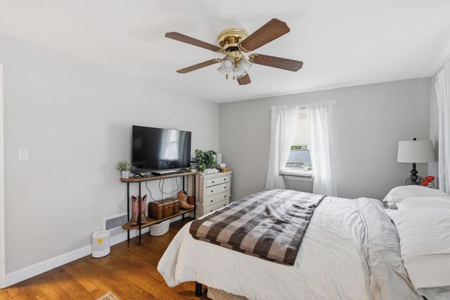 77 Merrow Street, Manchester, NH 03104
