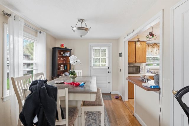 77 Merrow Street, Manchester, NH 03104