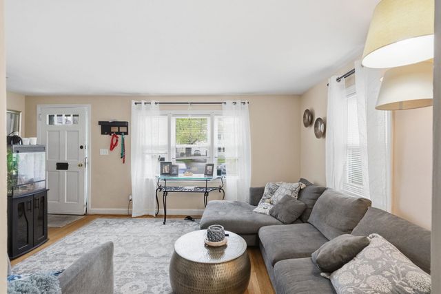 77 Merrow Street, Manchester, NH 03104