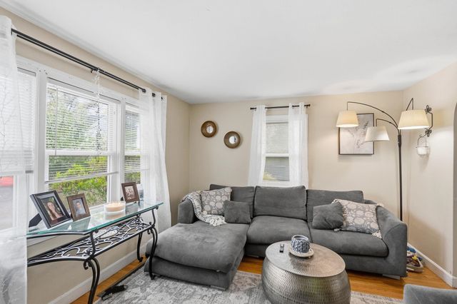 77 Merrow Street, Manchester, NH 03104