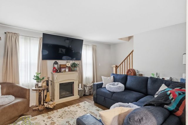 77 Merrow Street, Manchester, NH 03104