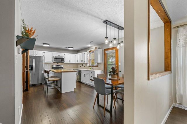 3005 CHAPEL HILL RD, Columbia, MO 65203