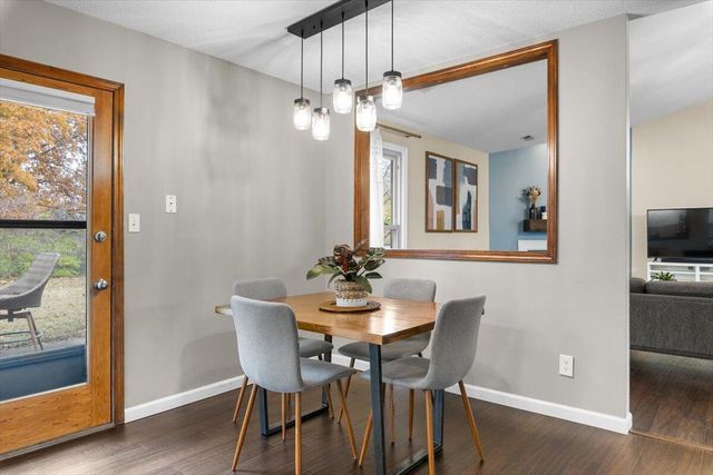 3005 CHAPEL HILL RD, Columbia, MO 65203