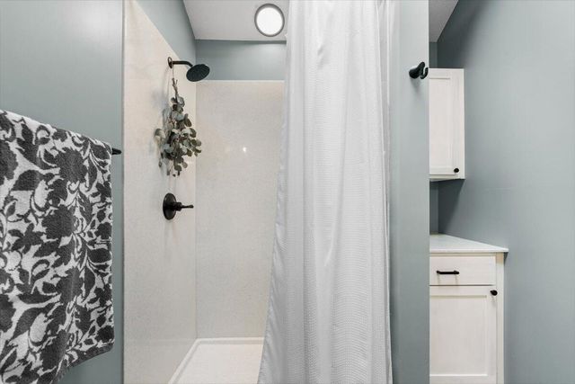 3005 CHAPEL HILL RD, Columbia, MO 65203