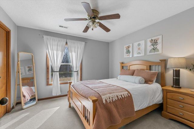 3005 CHAPEL HILL RD, Columbia, MO 65203