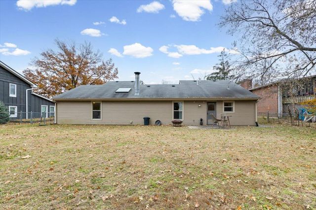 3005 CHAPEL HILL RD, Columbia, MO 65203