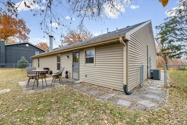 3005 CHAPEL HILL RD, Columbia, MO 65203