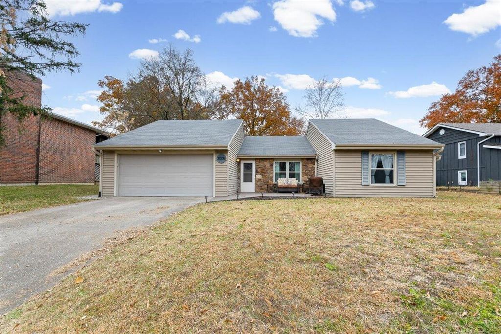 3005 CHAPEL HILL RD, Columbia, MO 65203