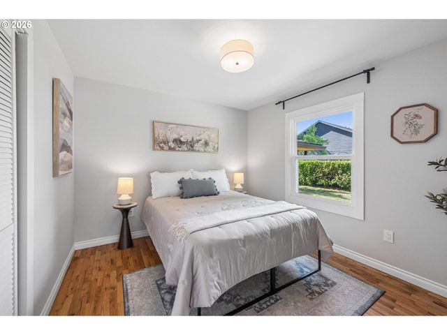 5811 Se HENDERSON St, Portland, OR 97206