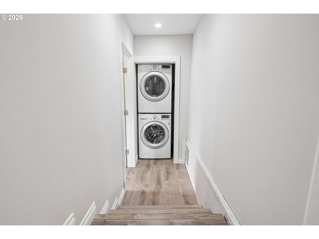 5811 Se HENDERSON St, Portland, OR 97206