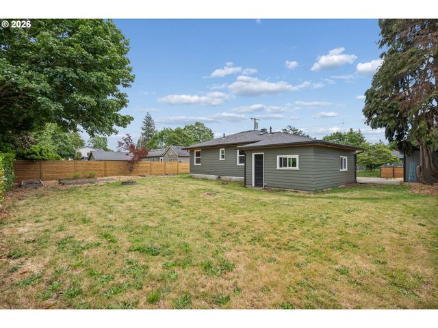 5811 Se HENDERSON St, Portland, OR 97206