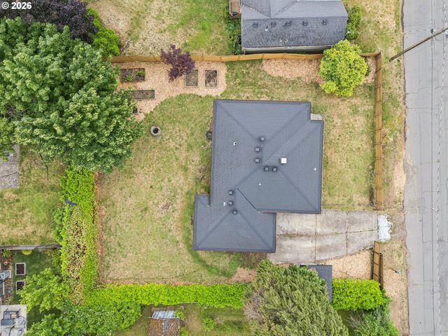 5811 Se HENDERSON St, Portland, OR 97206