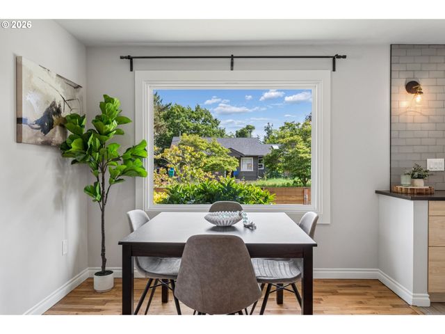 5811 Se HENDERSON St, Portland, OR 97206