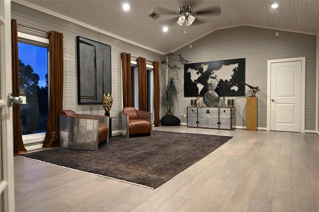 38 Fairway Park, Montgomery, TX 77356