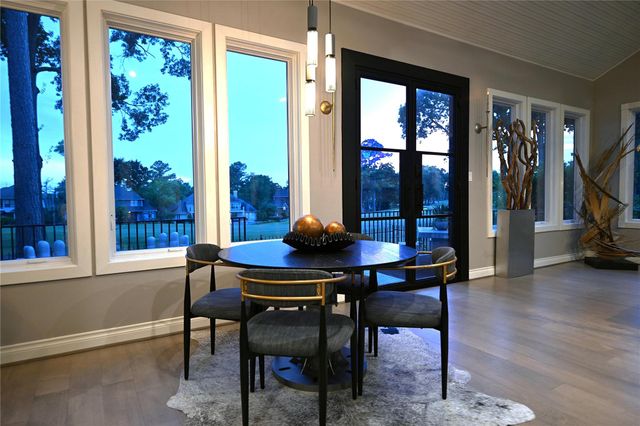 38 Fairway Park, Montgomery, TX 77356