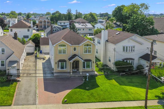20 Heywood Street, New Hyde Park, NY 11040