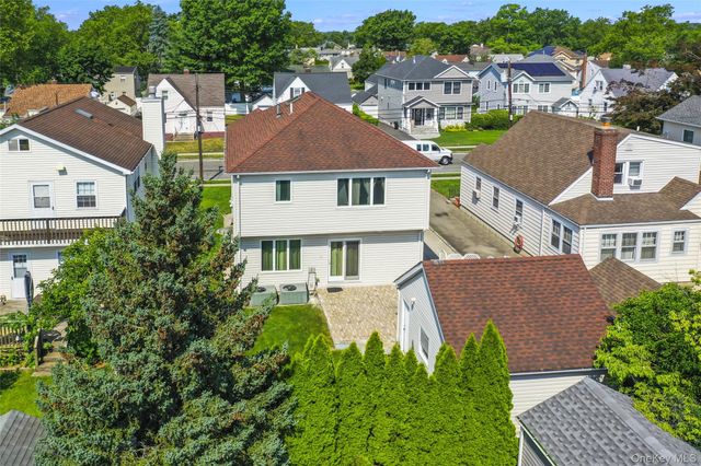 20 Heywood Street, New Hyde Park, NY 11040