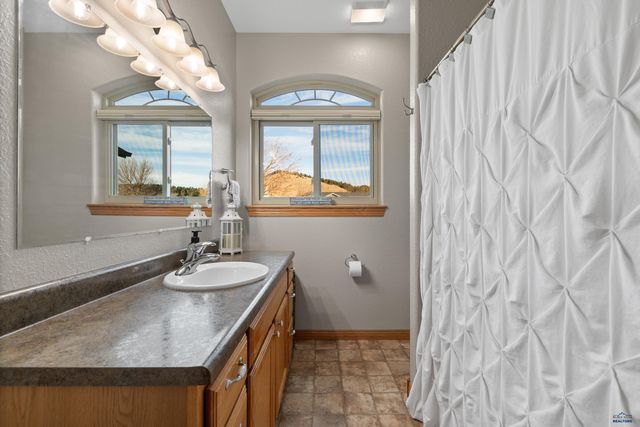 8771 STEAMBOAT LN, Summerset, SD 57769