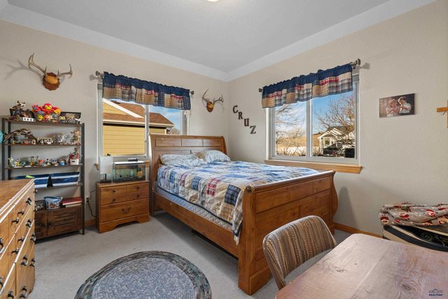 8771 STEAMBOAT LN, Summerset, SD 57769