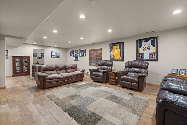 8771 STEAMBOAT LN, Summerset, SD 57769