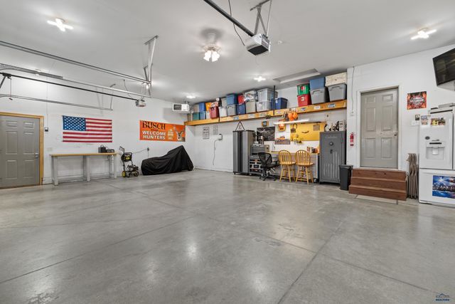 8771 STEAMBOAT LN, Summerset, SD 57769