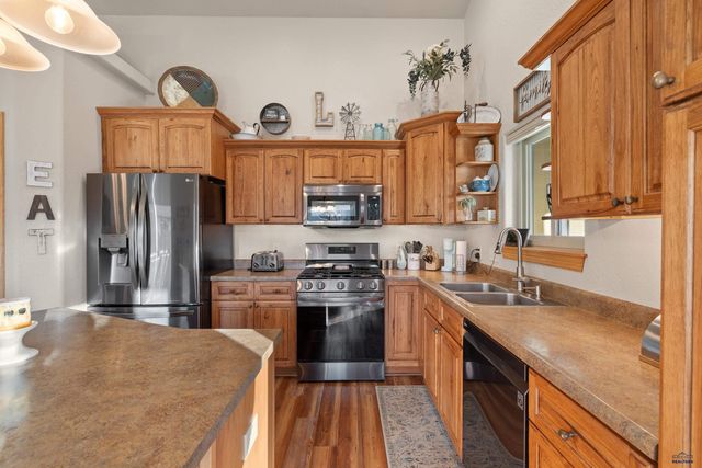 8771 STEAMBOAT LN, Summerset, SD 57769