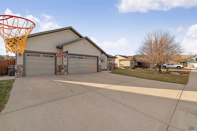 8771 STEAMBOAT LN, Summerset, SD 57769